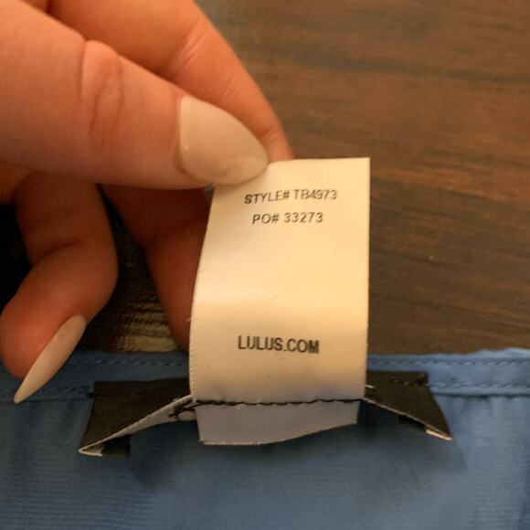 Lulu's Radiate Joy light blue tie up crop tank top size M - Picture 8 of 11